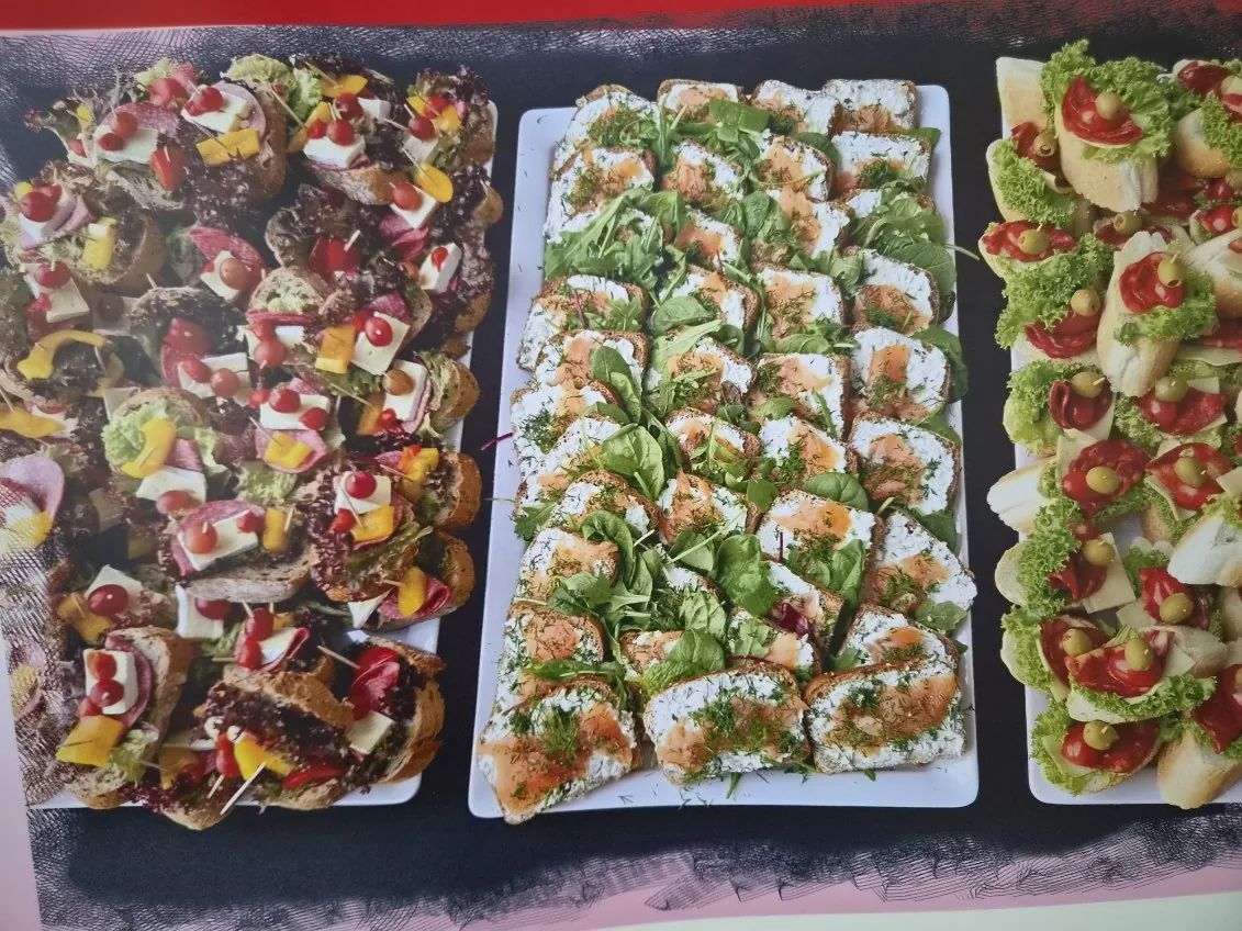 Patery z koreczkami i przekąskami